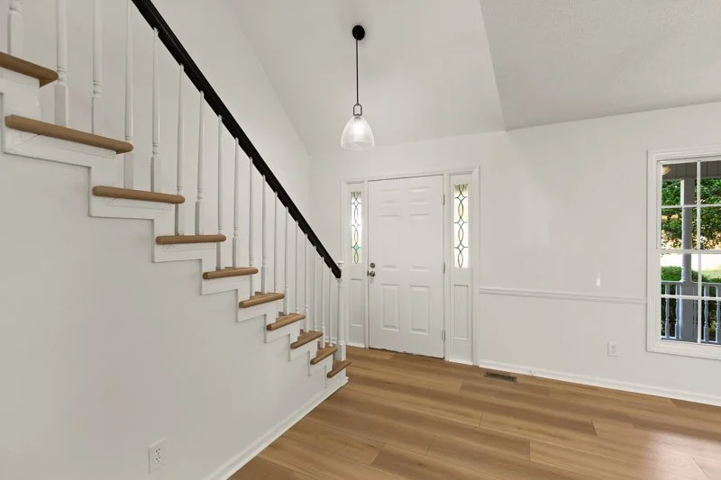 389 Christine Court-8.jpg