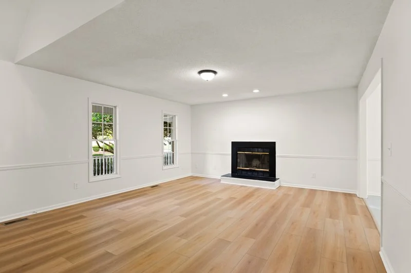389 Christine Court-9.jpg