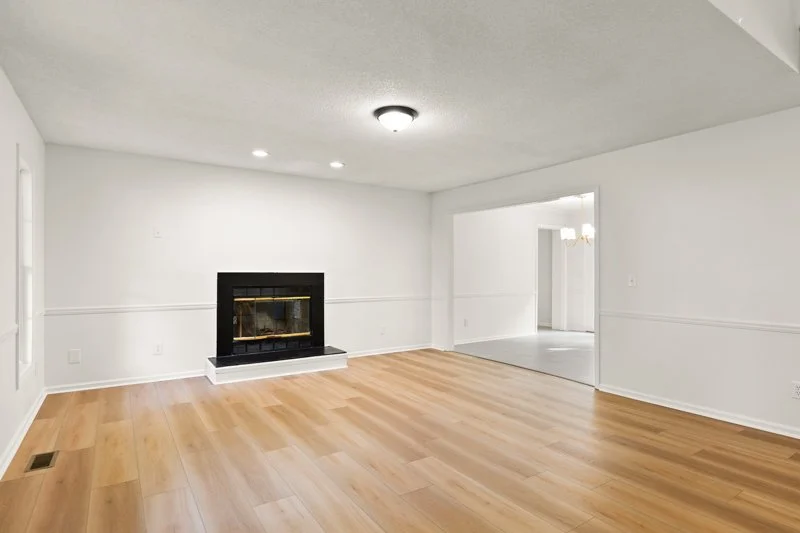 389 Christine Court-10.jpg