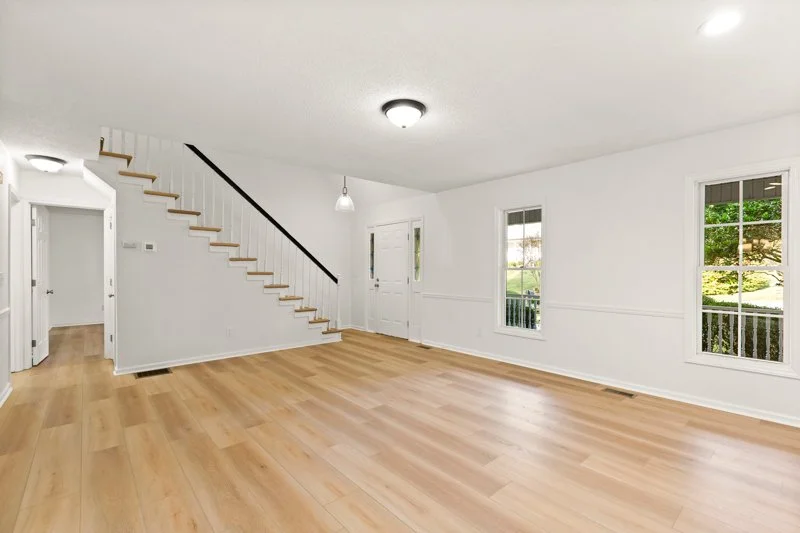 389 Christine Court-11.jpg