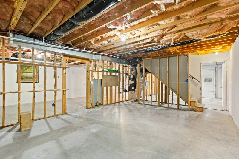 389 Christine Court-36.jpg