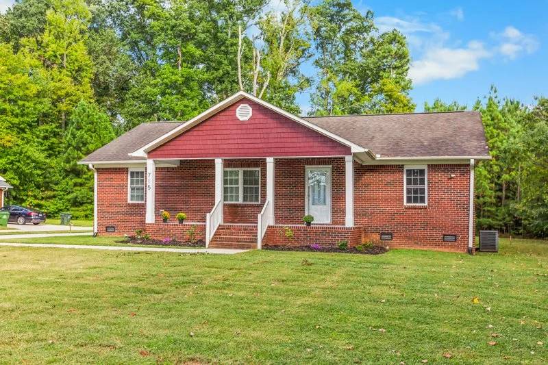 715 Archdale Drive-4.jpg