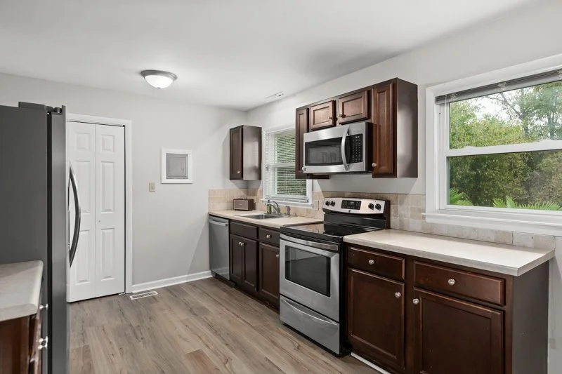 4914 Elmwood Street-12.jpg