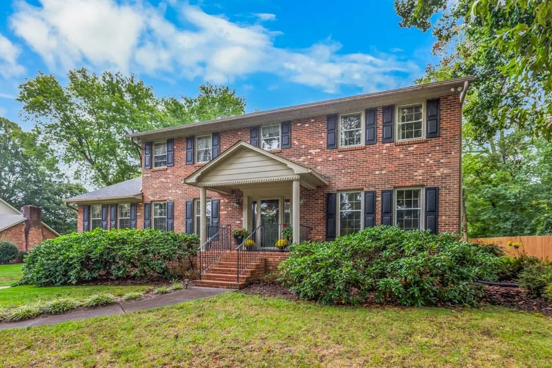 7020 Stancliff Court-3.jpg