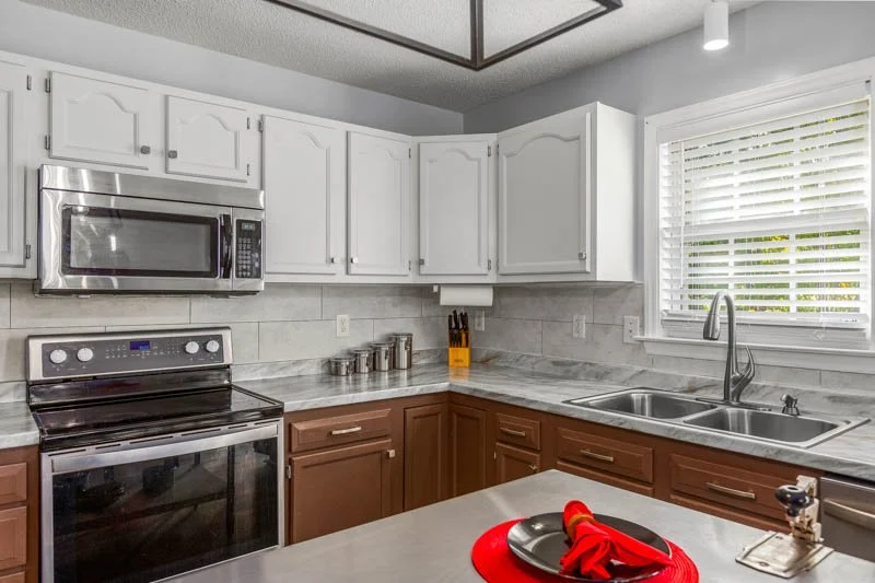 250 Braeburn Drive-13.jpg