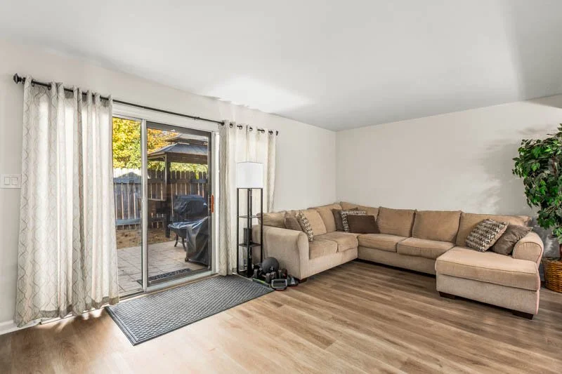 144 Charlestowne Circle-8.jpg