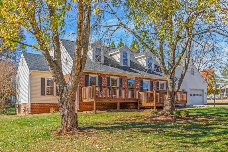 316 Heatherford Drive-4.jpg