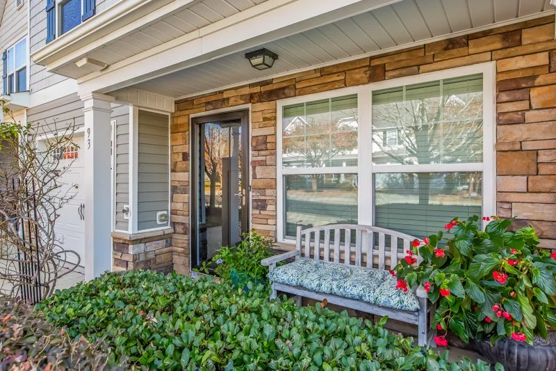 93 Geoffrey Way-4.jpg