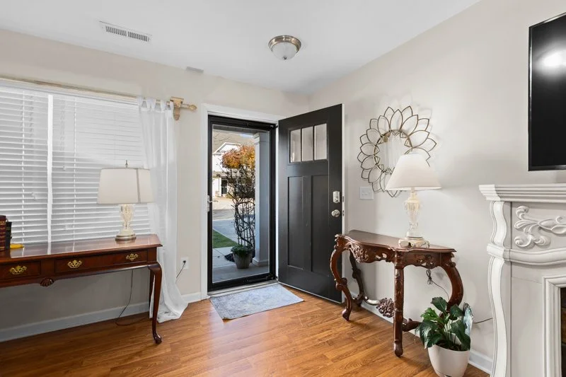 93 Geoffrey Way-5.jpg