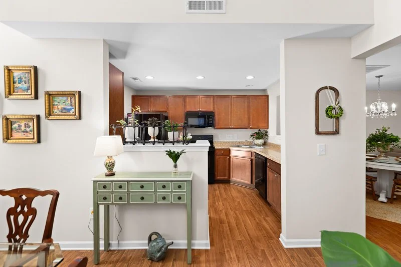 93 Geoffrey Way-16.jpg