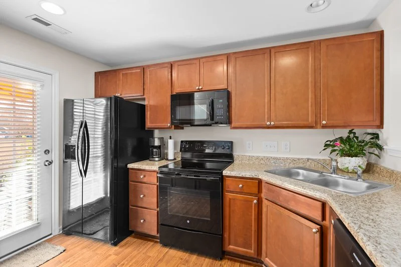 93 Geoffrey Way-18.jpg