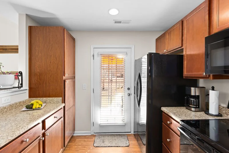 93 Geoffrey Way-19.jpg