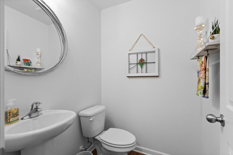 93 Geoffrey Way-23.jpg