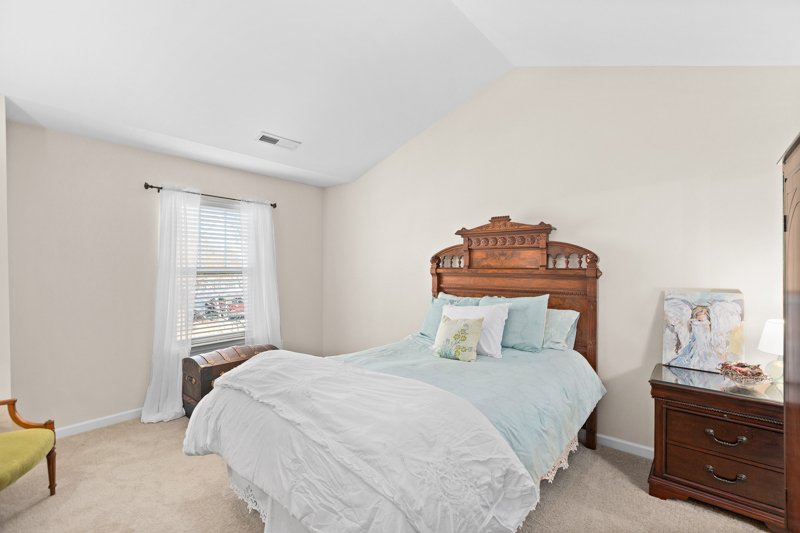 93 Geoffrey Way-25.jpg