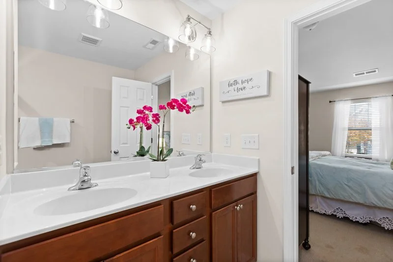 93 Geoffrey Way-30.jpg