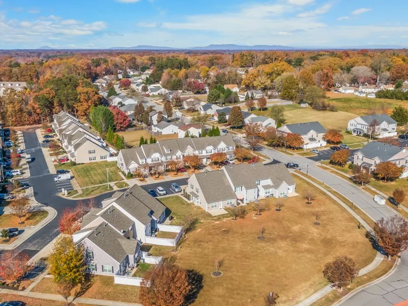 93 Geoffrey Way-42.jpg