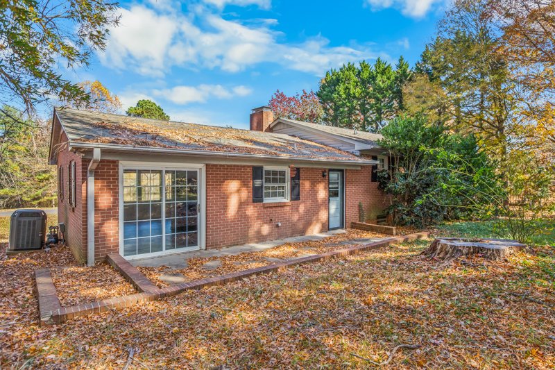 207 Bremen Drive-32.jpg