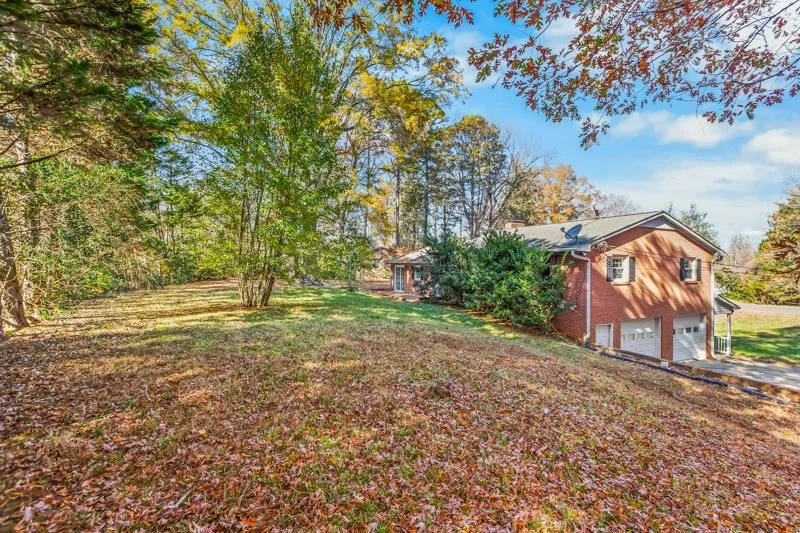 207 Bremen Drive-34.jpg