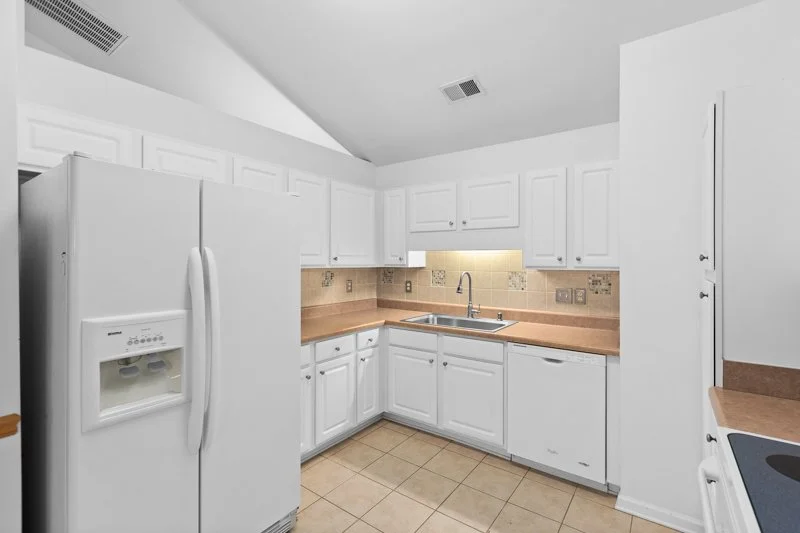 3932 Creekside Court-11.jpg