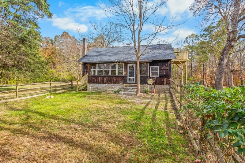 214 Upward Way-5.jpg