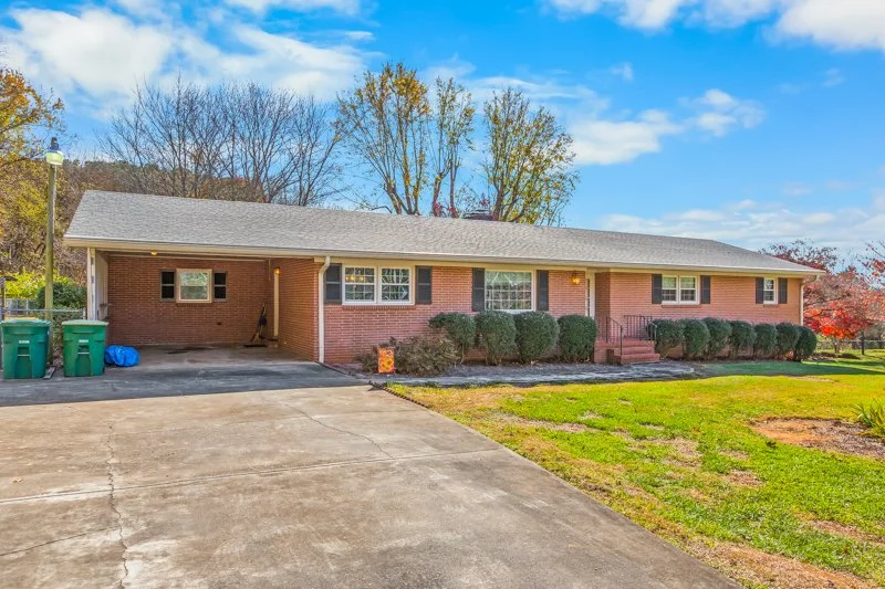 6595 Rollingwood Drive-2.jpg