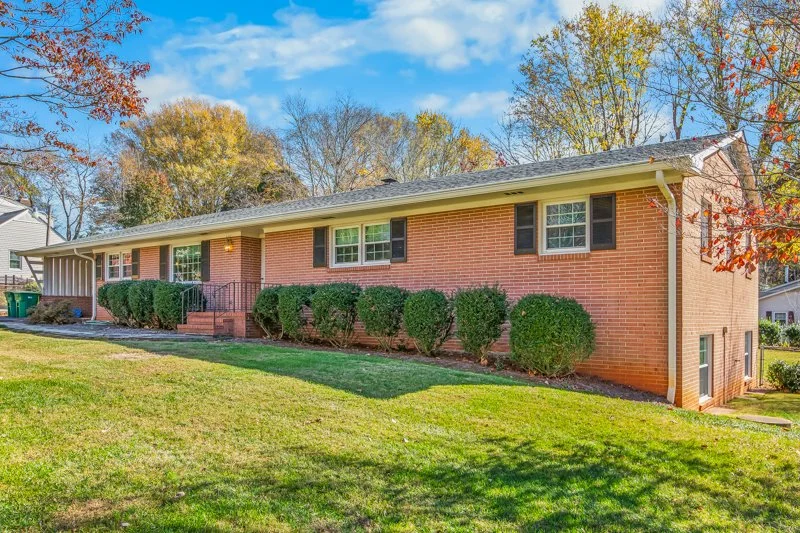 6595 Rollingwood Drive-4.jpg