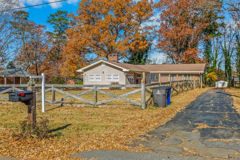 3915 Avera Avenue-1.jpg