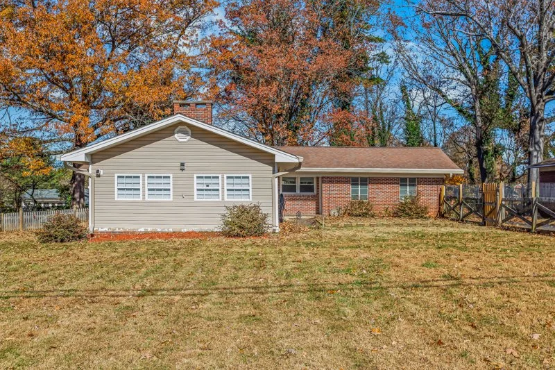 3915 Avera Avenue-3.jpg