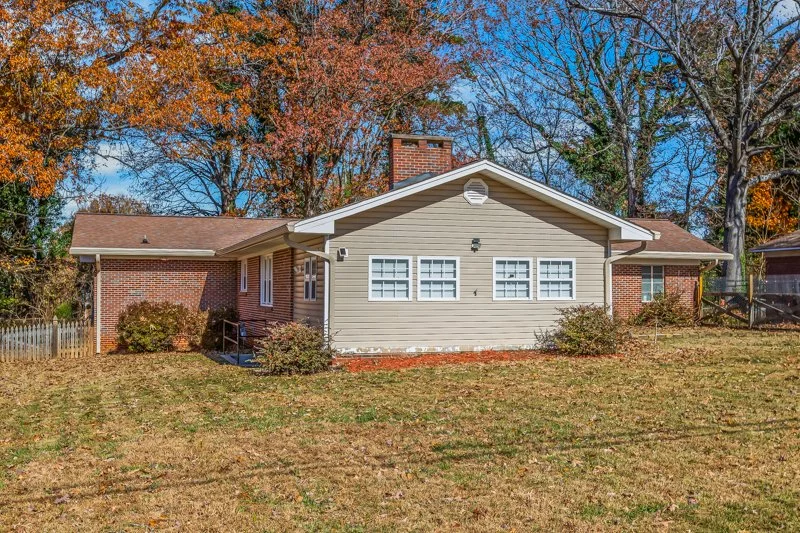 3915 Avera Avenue-4.jpg