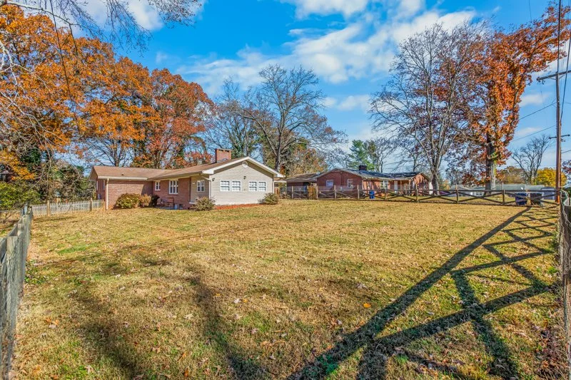 3915 Avera Avenue-5.jpg