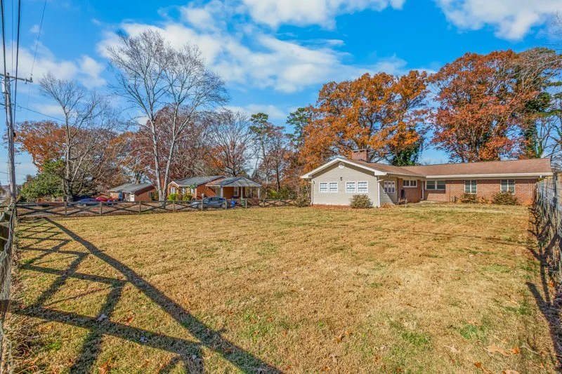 3915 Avera Avenue-6.jpg