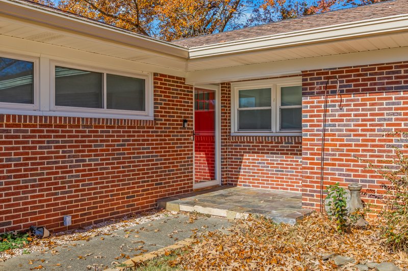 3915 Avera Avenue-7.jpg