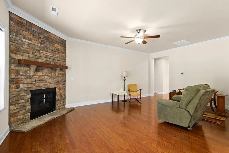 1304 Suzanne Lane-7.jpg