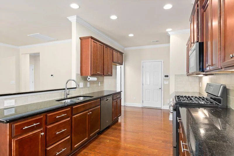 1304 Suzanne Lane-10.jpg