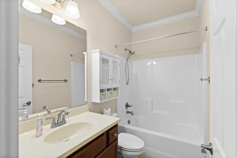 1304 Suzanne Lane-22.jpg