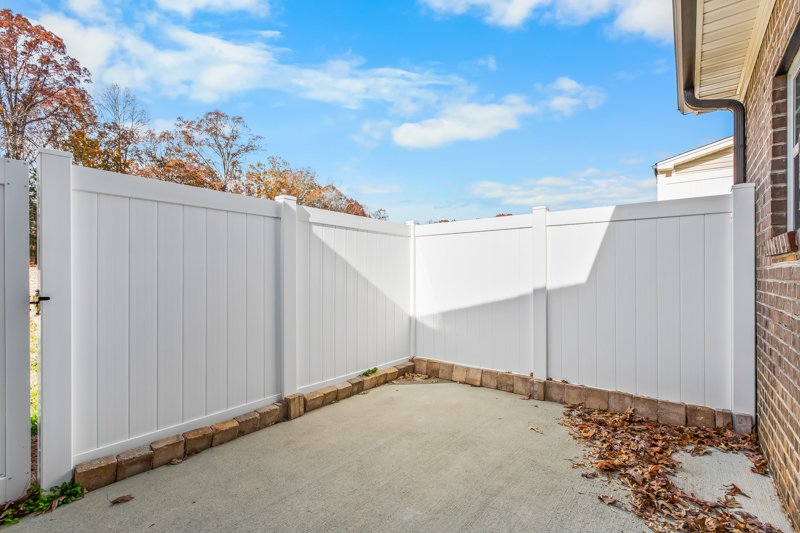 1304 Suzanne Lane-28.jpg