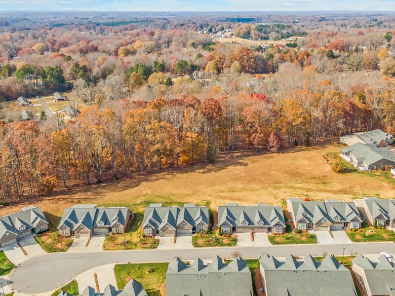 1304 Suzanne Lane-35.jpg