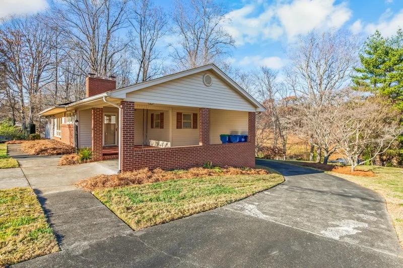 405 Academy Street-2.jpg