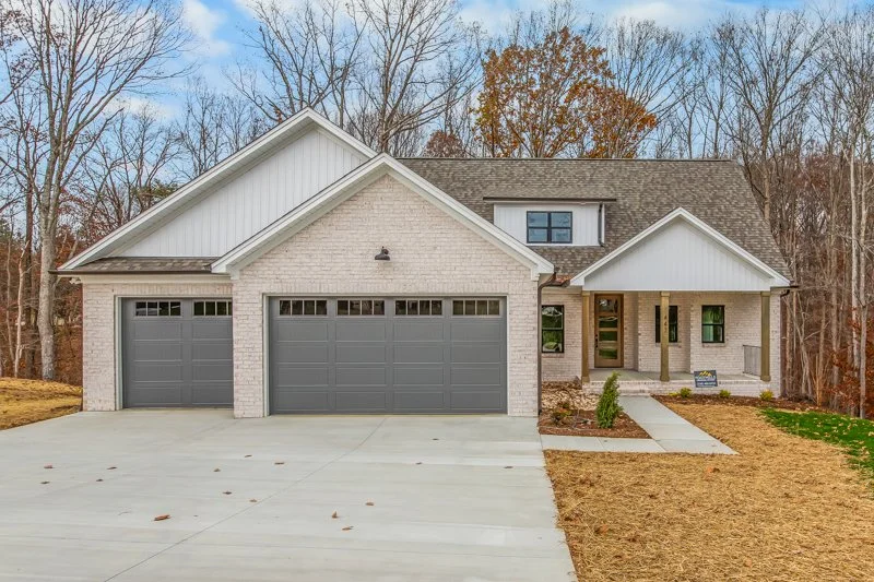 447 Wentworth Drive-3.jpg