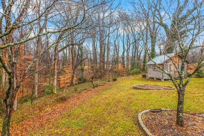 3815 Shattalon Drive-37.jpg