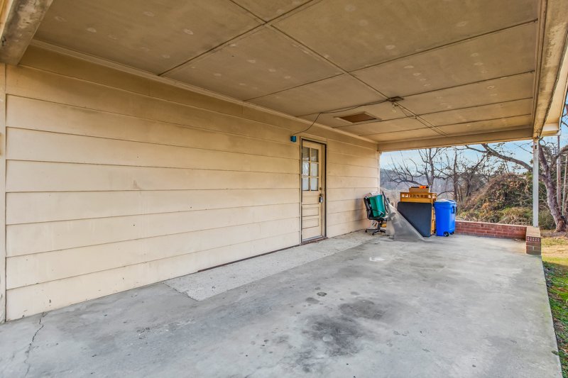 220 Kerner Knolls Drive-5.jpg