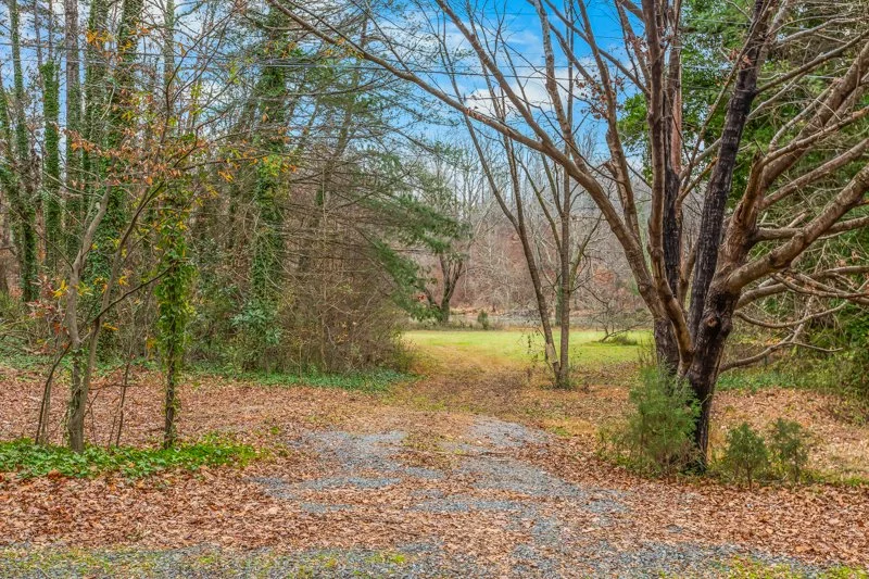 212 Barlow Circle-1.jpg