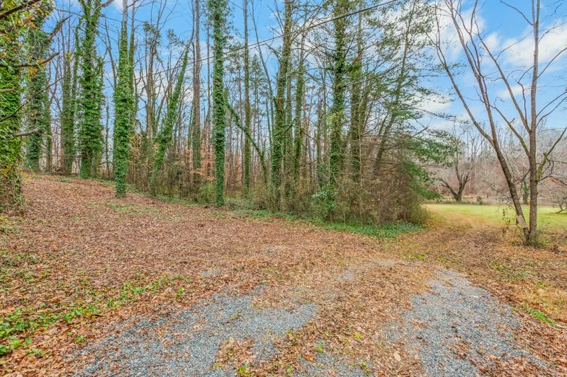 212 Barlow Circle-2.jpg