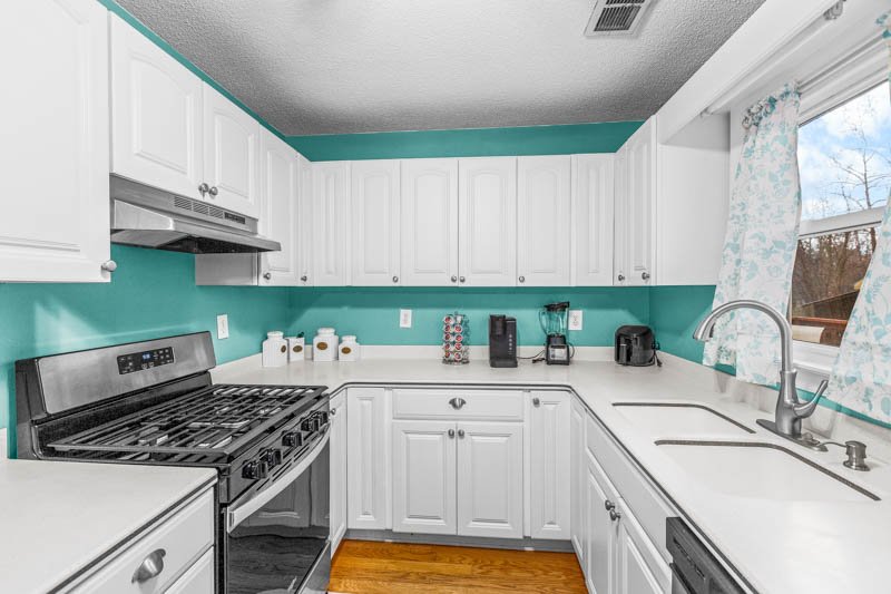 1320 Pebblebrook Drive-14.jpg