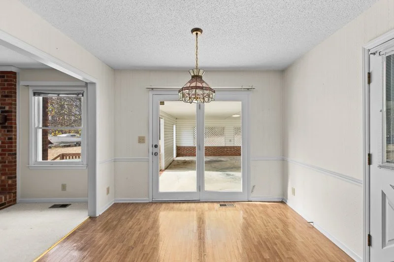 209 Rivermeade Drive-7.jpg