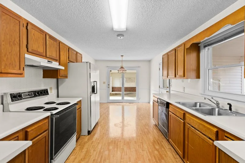 209 Rivermeade Drive-9.jpg