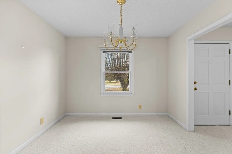 209 Rivermeade Drive-12.jpg