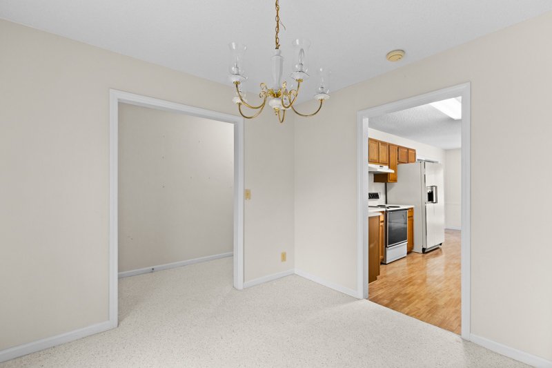 209 Rivermeade Drive-14.jpg