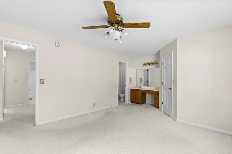 209 Rivermeade Drive-16.jpg