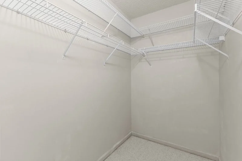 209 Rivermeade Drive-18.jpg